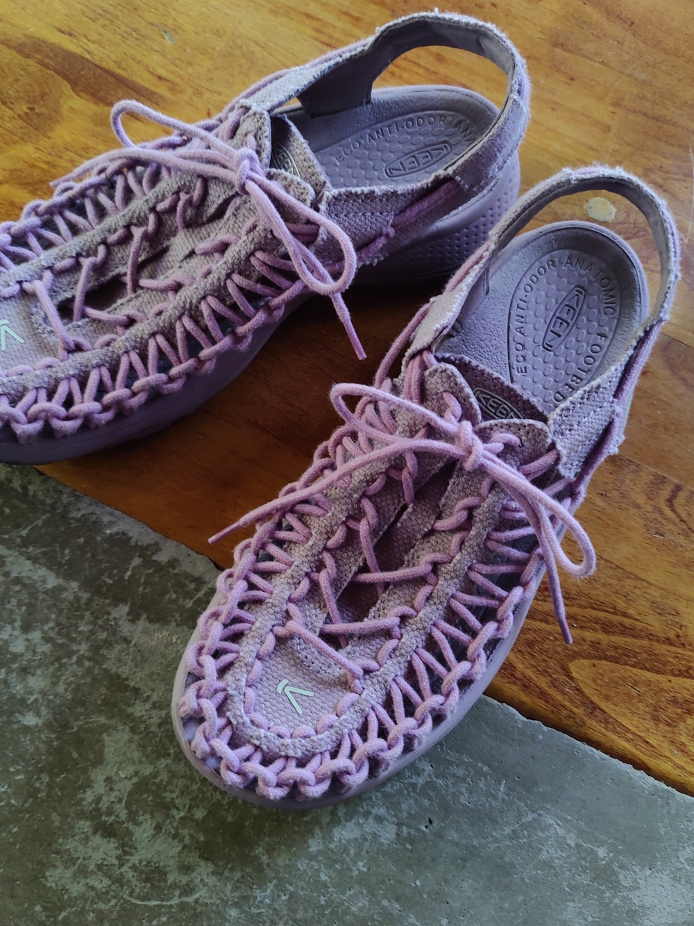 KEEN Uneek Lavender Woven Lace-Up Sandal Sz 9